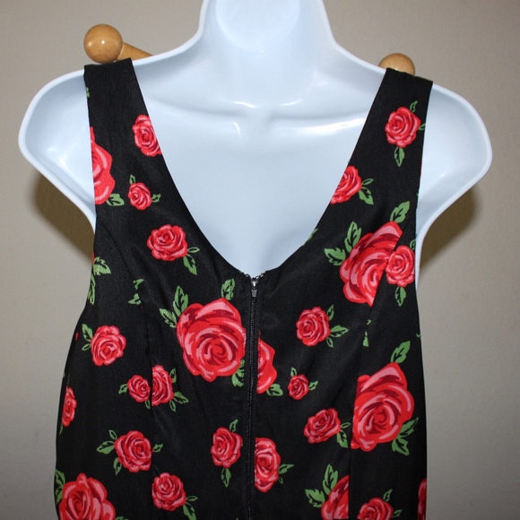 rose patterned dress - Picture 7 of 7